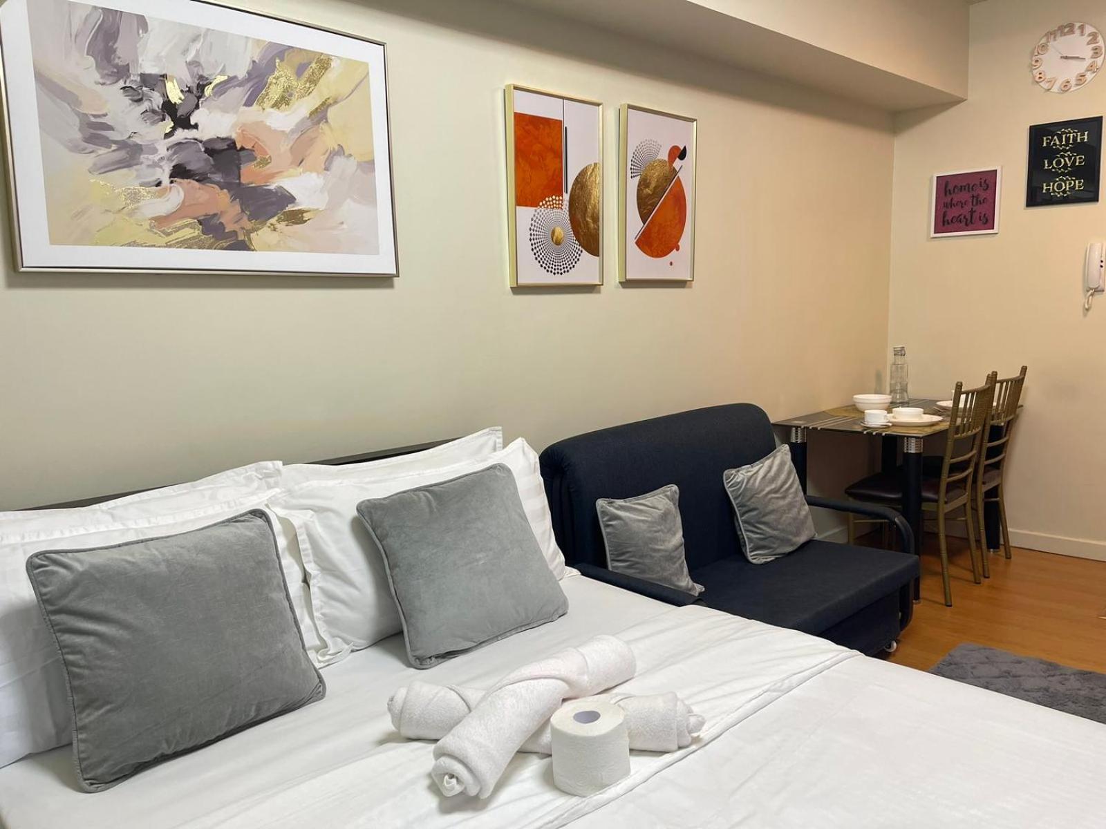 8 Adriatico Staycation マニラ市 エクステリア 写真