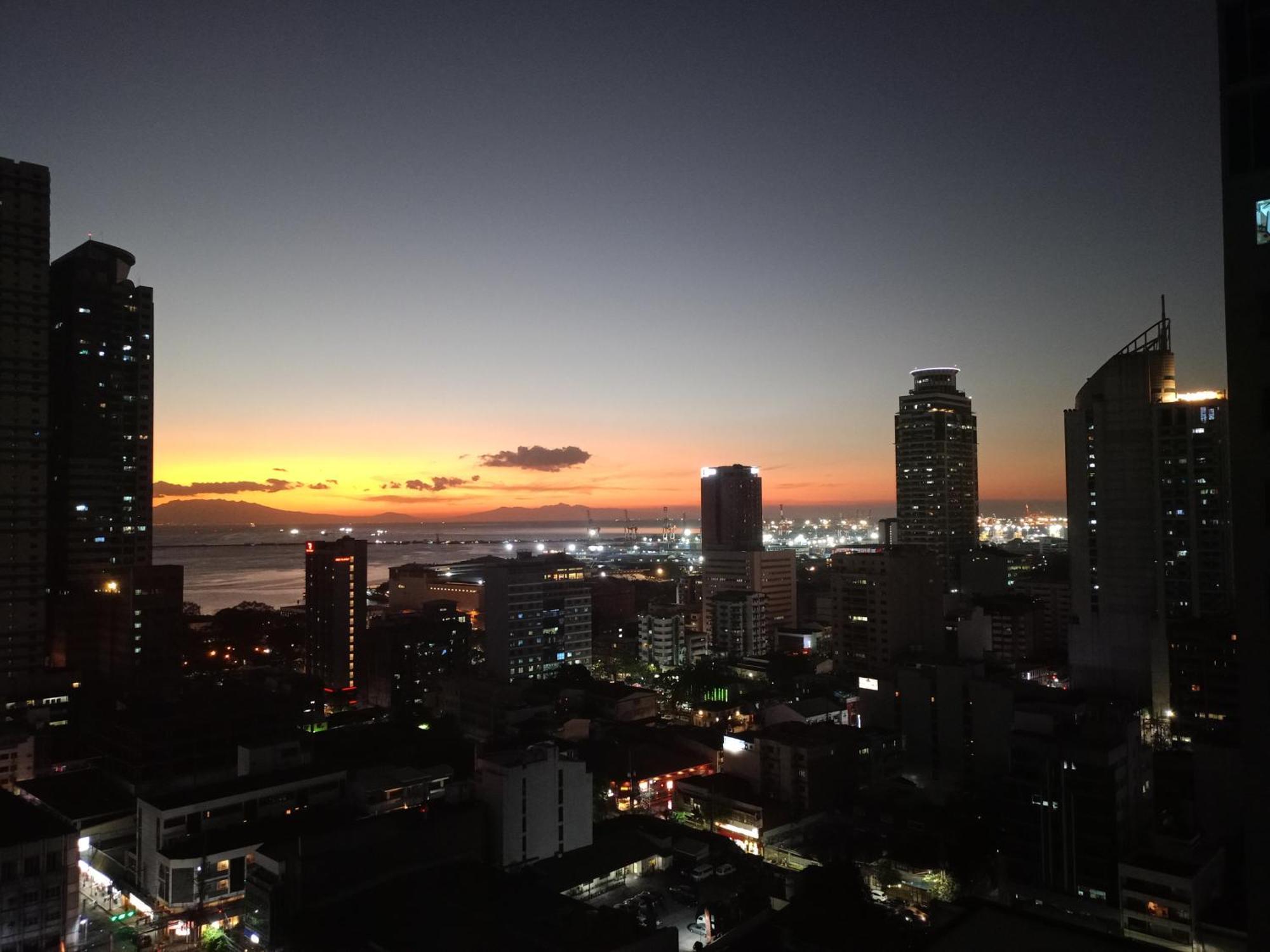8 Adriatico Staycation マニラ市 エクステリア 写真