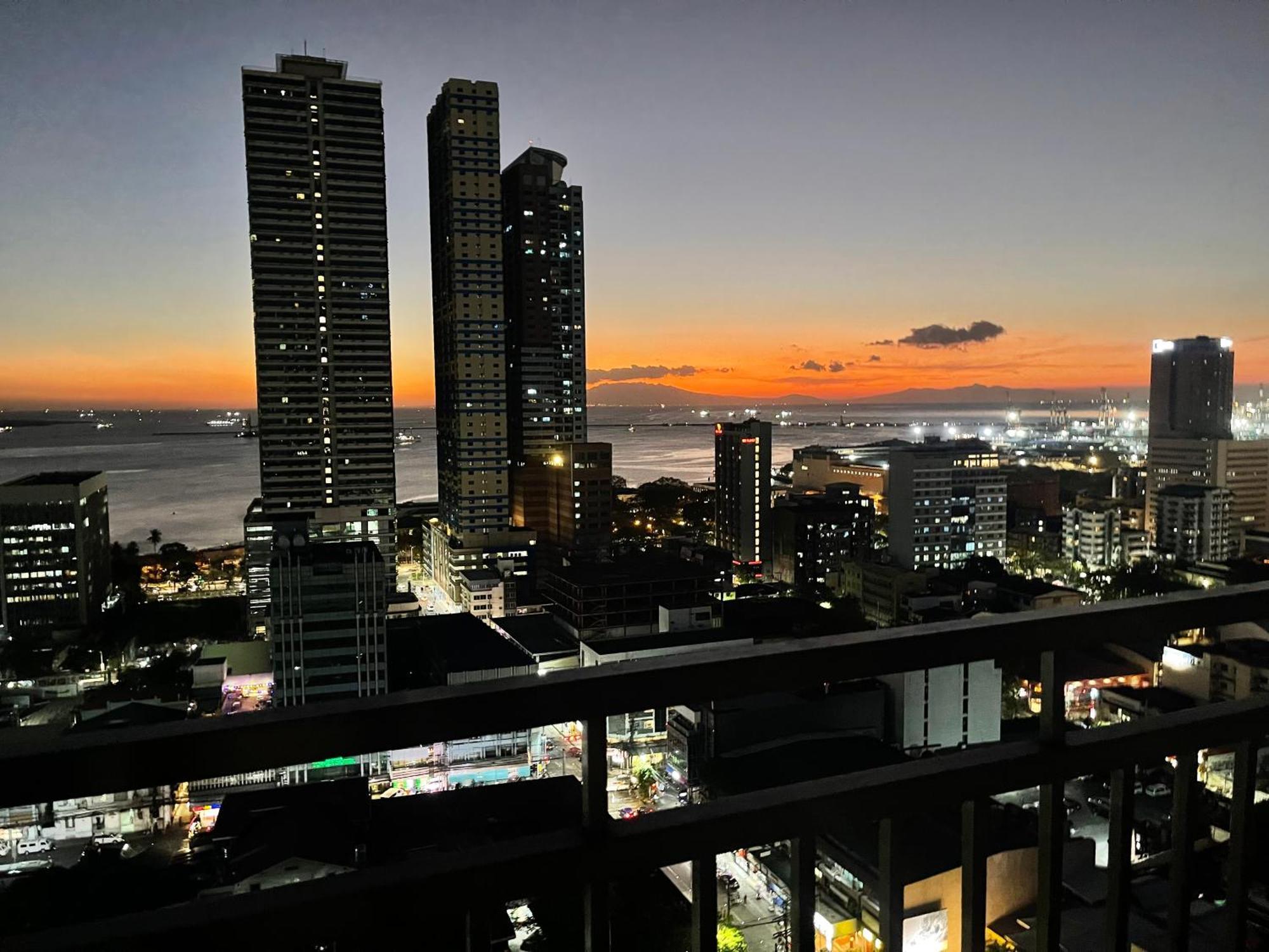 8 Adriatico Staycation マニラ市 エクステリア 写真